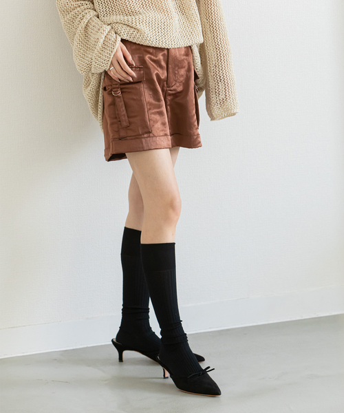 U by SPICK&SPAN（ユーバイスピックアンドスパン）の「カーゴ サテン ショート パンツ（カーゴパンツ・レディース・ブラック/ブラウン・36/38）」の17枚目の写真