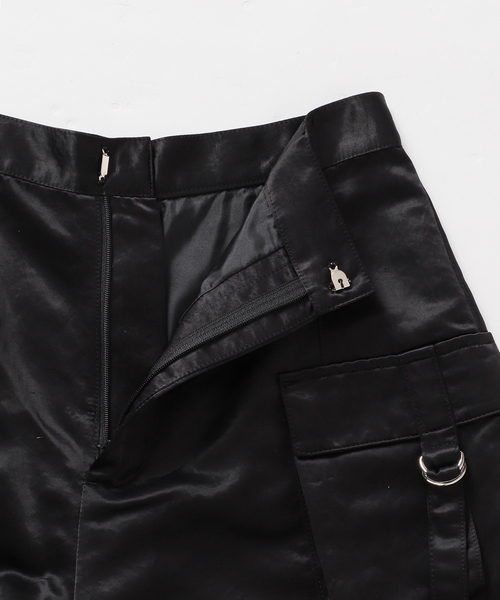 U by SPICK&SPAN（ユーバイスピックアンドスパン）の「カーゴ サテン ショート パンツ（カーゴパンツ・レディース・ブラック/ブラウン・36/38）」の6枚目の写真