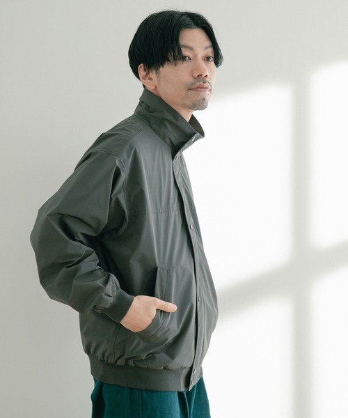 ITEMS URBANRESEARCH(アイテムズ アーバンリサーチ)の「スタンドカラー ZIP UP ブルゾン(ブルゾン・メンズ・グレー系その他/ブラック/チャコールグレー・MEDIUM/LARGE)」の9枚目の写真