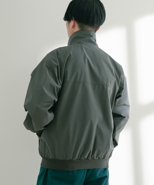 ITEMS URBANRESEARCH(アイテムズ アーバンリサーチ)の「スタンドカラー ZIP UP ブルゾン(ブルゾン・メンズ・グレー系その他/ブラック/チャコールグレー・MEDIUM/LARGE)」の10枚目の写真