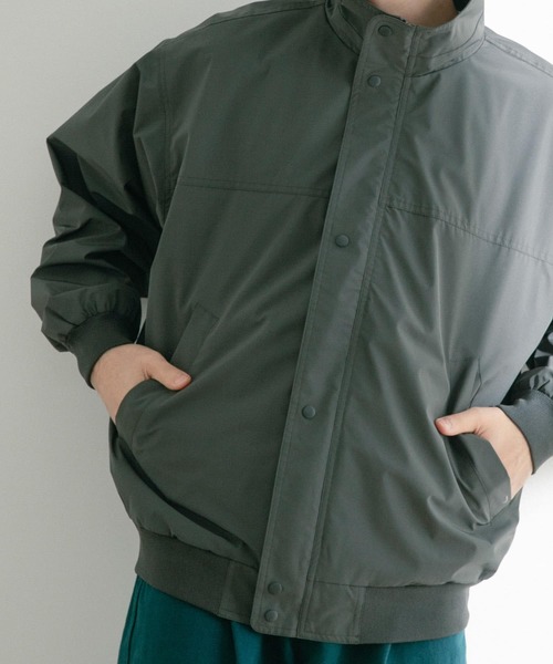 ITEMS URBANRESEARCH(アイテムズ アーバンリサーチ)の「スタンドカラー ZIP UP ブルゾン(ブルゾン・メンズ・グレー系その他/ブラック/チャコールグレー・MEDIUM/LARGE)」の11枚目の写真