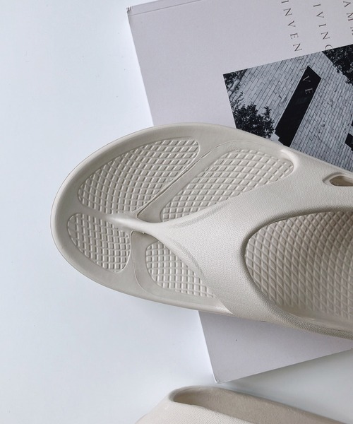 AS KNOW AS plus（アズノゥアズプラス）の「○エアリー トングサンダル【ZOZOTOWN限定アイテム】（サンダル・レディース・グレー/ブラック/アイボリー/ミント/ライトカーキ/ピンク・M/L）」の19枚目の写真