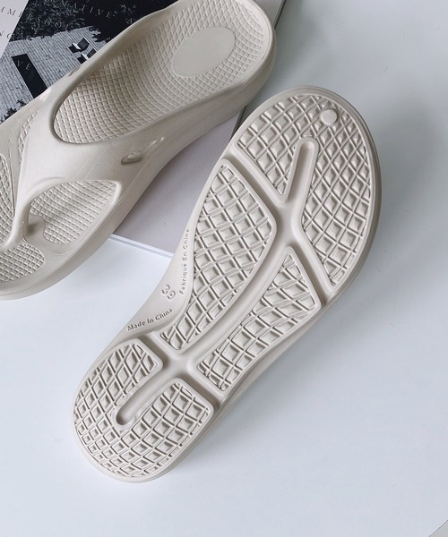 AS KNOW AS plus（アズノゥアズプラス）の「○エアリー トングサンダル【ZOZOTOWN限定アイテム】（サンダル・レディース・グレー/ブラック/アイボリー/ミント/ライトカーキ/ピンク・M/L）」の21枚目の写真