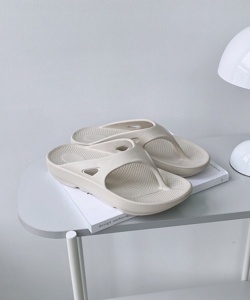 AS KNOW AS plus（アズノゥアズプラス）の「○エアリー トングサンダル【ZOZOTOWN限定アイテム】（サンダル・レディース・グレー/ブラック/アイボリー/ミント/ライトカーキ/ピンク・M/L）」の22枚目の写真