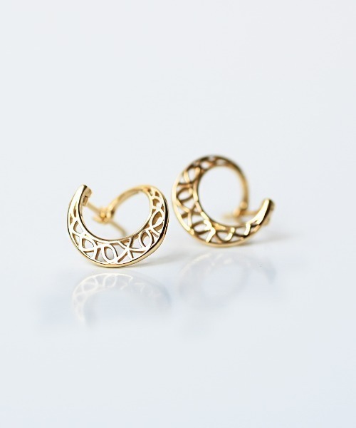 sowi(ソーイ)の「K10 Crescent ピアス(ピアス(両耳用)・レディース・ゴールド・フリ-)」の1枚目の写真