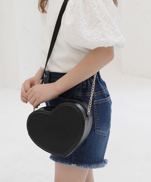 GLOBAL WORK(グローバルワーク)の「ハートモチーフチェーンBAG/187432(ショルダーバッグ・キッズ・ブラック・FREE)」の1枚目の写真