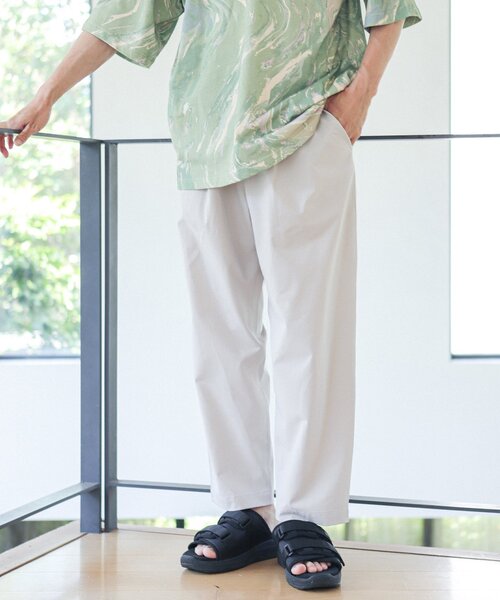 JOURNAL STANDARD relume(ジャーナルスタンダード レリューム)の「COOLMAX PE/TRO 4WAY 1TUCK ワイドイージーパンツ(その他パンツ・メンズ・ブラック/カーキ/アイボリー/ブルー系その他・MEDIUM/LARGE)」の2枚目の写真