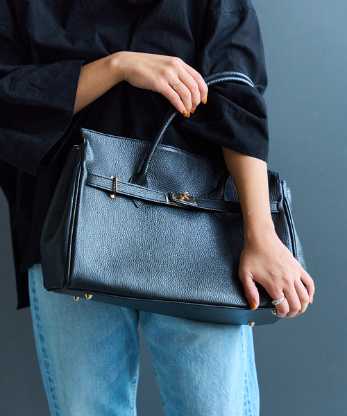 IENA（イエナ）の「《追加2》【AULENTTI/オウレンティ】レザートートWITHベルト（ショルダーバッグ・レディース・ブラック・FREE）」の4枚目の写真