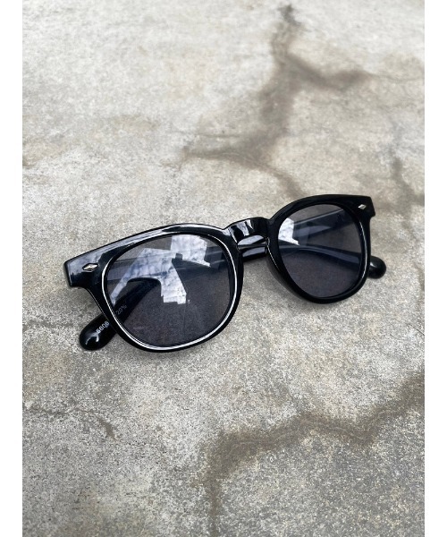 ENVYM（アンビー）の「スクエアフレームクリアサングラス（サングラス・レディース・ブラック・FREE）」の5枚目の写真