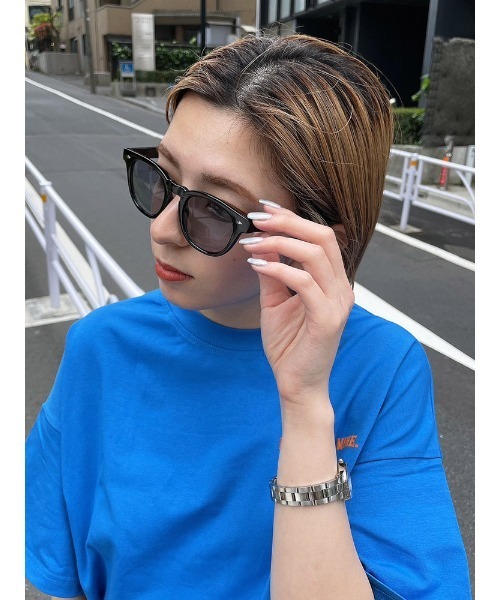 ENVYM（アンビー）の「スクエアフレームクリアサングラス（サングラス・レディース・ブラック・FREE）」の7枚目の写真