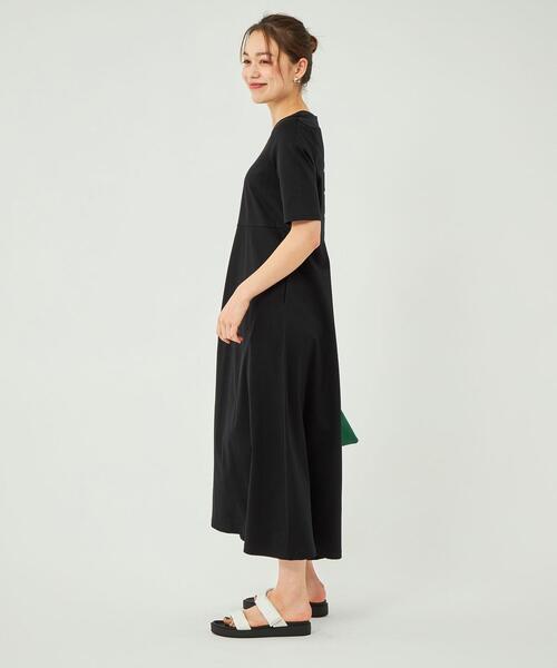 バックボタンショートスリーブワンピース