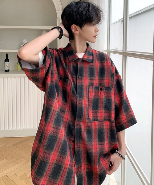 neos(ネオス)の「【neos -addictive design-】ビッグシルエット オンブレー チェック ハーフスリーブ シャツ(シャツ/ブラウス・メンズ・ブラック/レッド・MEDIUM/LARGE/X-LARGE)」の1枚目の写真