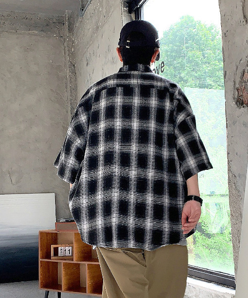 neos(ネオス)の「【neos -addictive design-】ビッグシルエット オンブレー チェック ハーフスリーブ シャツ(シャツ/ブラウス・メンズ・ブラック/レッド・MEDIUM/LARGE/X-LARGE)」の9枚目の写真