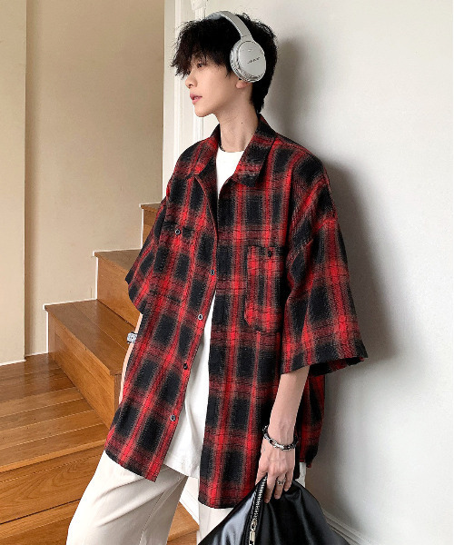 neos(ネオス)の「【neos -addictive design-】ビッグシルエット オンブレー チェック ハーフスリーブ シャツ(シャツ/ブラウス・メンズ・ブラック/レッド・MEDIUM/LARGE/X-LARGE)」の3枚目の写真