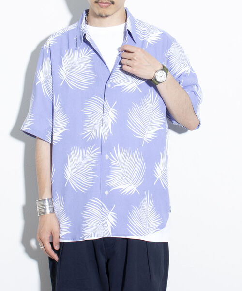 GLOSTER(グロスター)の「【GLOSTER/グロスター】レギュラーカラー リーフ柄シャツ アロハ ボタニカル ビッグシルエット(シャツ/ブラウス・メンズ・ブラック系その他/グリーン系その他/ブルー系その他・S/M/L)」の1枚目の写真