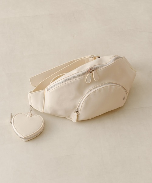 OLIVE des OLIVE(オリーブデオリーブ)の「ハートポーチ付ボディーバッグ 1032120030(ボディバッグ/ウエストポーチ・レディース・ブラック/シルバー/アイボリー・FREE)」の2枚目の写真