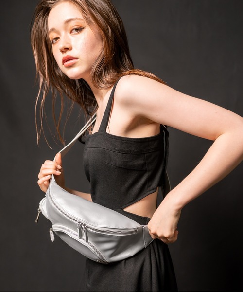 OLIVE des OLIVE(オリーブデオリーブ)の「ハートポーチ付ボディーバッグ 1032120030(ボディバッグ/ウエストポーチ・レディース・ブラック/シルバー/アイボリー・FREE)」の11枚目の写真