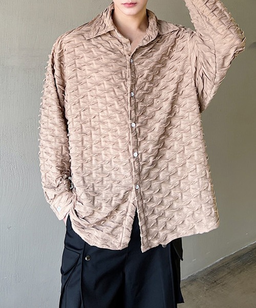 aimoha(アイモハ)の「aimoha menエンポス加工オーバーサイズシャツ(シャツ/ブラウス・メンズ・オフホワイト/ベージュ・LARGE/X-LARGE/MEDIUM)」の5枚目の写真