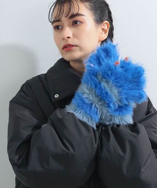 Ray BEAMS（レイビームス）の「Ray BEAMS / ボーダー グローブ（手袋・レディース・レッド/ブルー・ONE SIZE）」の8枚目の写真