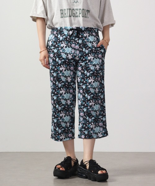 Ree&Mee（リーアンドミー）の「Ree&Mee ひんやり冷感加工 リラックス イージー パンツ 7分丈（ルームウェア/パジャマ・レディース・ベージュ系その他/ブルー系その他/レッド系その他/ホワイト系その他/ブラック系その他/ブラック系その他2/ブルー系その他2/ブルー系その他3・FREE）」の3枚目の写真