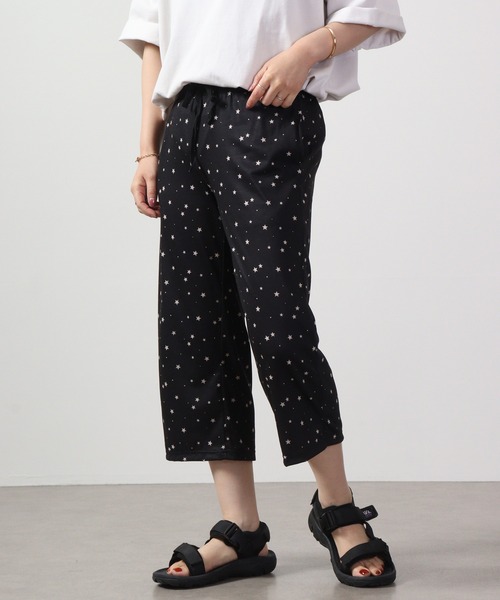 Ree&Mee（リーアンドミー）の「Ree&Mee ひんやり冷感加工 リラックス イージー パンツ 7分丈（ルームウェア/パジャマ・レディース・ベージュ系その他/ブルー系その他/レッド系その他/ホワイト系その他/ブラック系その他/ブラック系その他2/ブルー系その他2/ブルー系その他3・FREE）」の4枚目の写真