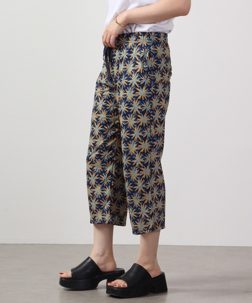 Ree&Mee（リーアンドミー）の「Ree&Mee ひんやり冷感加工 リラックス イージー パンツ 7分丈（ルームウェア/パジャマ・レディース・ベージュ系その他/ブルー系その他/レッド系その他/ホワイト系その他/ブラック系その他/ブラック系その他2/ブルー系その他2/ブルー系その他3・FREE）」の9枚目の写真