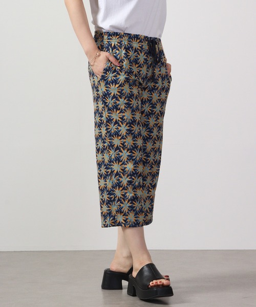 Ree&Mee（リーアンドミー）の「Ree&Mee ひんやり冷感加工 リラックス イージー パンツ 7分丈（ルームウェア/パジャマ・レディース・ベージュ系その他/ブルー系その他/レッド系その他/ホワイト系その他/ブラック系その他/ブラック系その他2/ブルー系その他2/ブルー系その他3・FREE）」の10枚目の写真