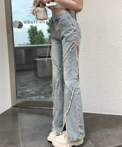 Vipoa(ヴィポア)の「サイドリボンフリンジフレアデニムパンツ(デニムパンツ・レディース・ブルー・MEDIUM/LARGE)」の4枚目の写真