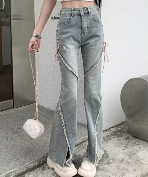 Vipoa(ヴィポア)の「サイドリボンフリンジフレアデニムパンツ(デニムパンツ・レディース・ブルー・MEDIUM/LARGE)」の6枚目の写真