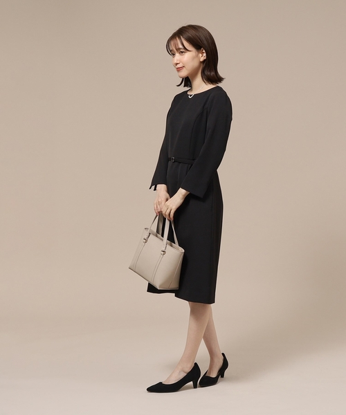 SHOO・LA・RUE（シューラルー）の「◆【洗える】ダブルクロスベルト付きワンピース（共布ベルト付き）【CIRCRIC】（ワンピース・レディース・ブルー系その他5/ベージュ系その他7/ブラック系3・05/02/04/03/01）」の6枚目の写真