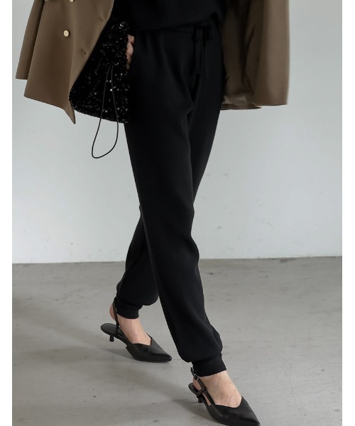 Re:EDIT（リエディ）の「[低身長サイズ有][洗濯機で洗える]ミラノリブニットジョガーパンツ（その他パンツ・レディース・アイボリー/ブラウン/チャコールグレー/ベージュ/ブラック・MEDIUM/AM/LARGE）」の8枚目の写真