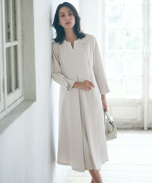23区 L(ニジュウサンクオオキイサイズ)の「【VERYコラボ 】トリアセダブルジョーゼット ワンピース(ワンピース・レディース・ベージュ系/ネイビー系・50/48/46/44)」の1枚目の写真