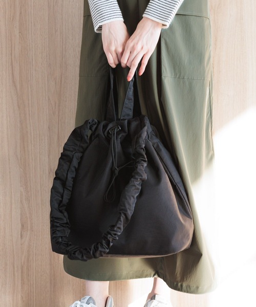 GLOBAL WORK（グローバルワーク）の「撥水クシュクシュ2WAYショルダー/990406（ショルダーバッグ・レディース・アイボリー/カーキ/ブラック・FREE）」の7枚目の写真