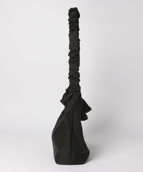 GLOBAL WORK（グローバルワーク）の「撥水クシュクシュ2WAYショルダー/990406（ショルダーバッグ・レディース・アイボリー/カーキ/ブラック・FREE）」の12枚目の写真