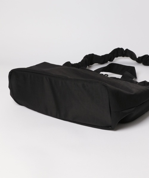 GLOBAL WORK（グローバルワーク）の「撥水クシュクシュ2WAYショルダー/990406（ショルダーバッグ・レディース・アイボリー/カーキ/ブラック・FREE）」の14枚目の写真