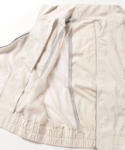 Miscere(ミスケーレ)の「☆ メッシュ 配色パイピング ブルゾン 31543A131(ブルゾン・レディース・ブラック/オフホワイト・FREE)」の4枚目の写真