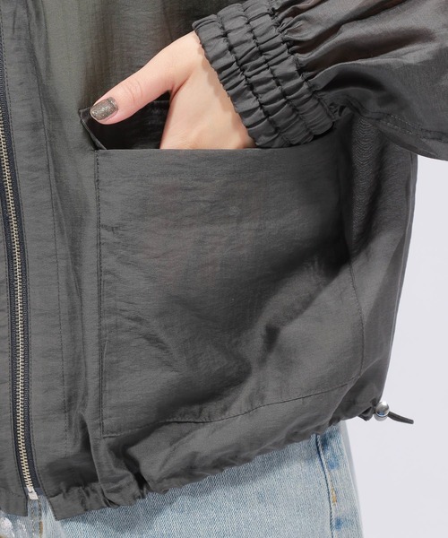 PAGEBOY（ページボーイ）の「シアーフードブルゾン（ブルゾン・レディース・オフホワイト/チャコールグレー/ブルー・FREE）」の8枚目の写真