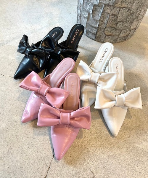 CALNAMUR（カルナムール）の「ビッグリボンクリップミュール（パンプス