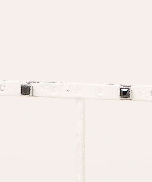 Fun & Daily(ファンアンドデイリー)の「F&D : ベリースモールスクエアピアス(ピアス(両耳用)・レディース・ブラック/クリア・FREE)」の4枚目の写真