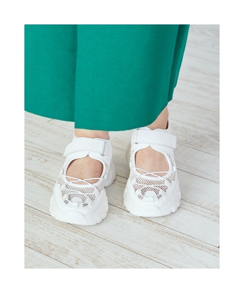 Realta（レアルタ）の「Realta(レアルタ)5cm厚底ソールレースアップメッシュスニーカーサンダル（サンダル・レディース・ブラック/ホワイト・M/L/LL/S）」の15枚目の写真