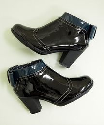 〈あしながおじさん〉 バックリボン付エナメルブーティ