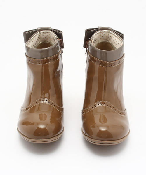 あしながおじさん（アシナガオジサン）の「〈あしながおじさん〉 バックリボン付エナメルブーティ（レインシューズ・レディース・グレイッシュベージュ/ピンク/ブラック・24.0cm/24.5cm/23.0cm/23.5cm/22.5cm）」の8枚目の写真