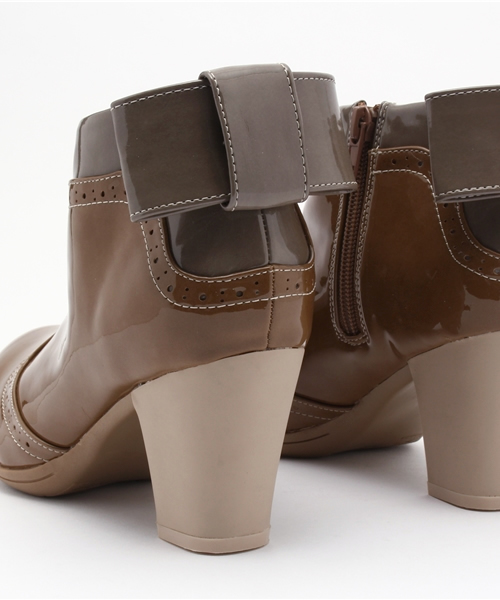 あしながおじさん（アシナガオジサン）の「〈あしながおじさん〉 バックリボン付エナメルブーティ（レインシューズ・レディース・グレイッシュベージュ/ピンク/ブラック・24.0cm/24.5cm/23.0cm/23.5cm/22.5cm）」の12枚目の写真