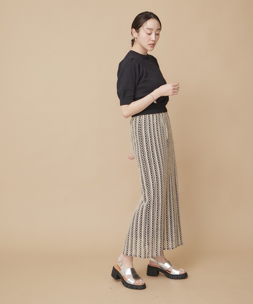 le cercle ADAM ET ROPE'（ルセルクルアダムエロペ）の「【セットアップ対応】ブークレハーフスリーブニットプルオーバー（ニット/セーター・レディース・ベージュ/ブラック/ブルー系その他5・FREE）」の5枚目の写真