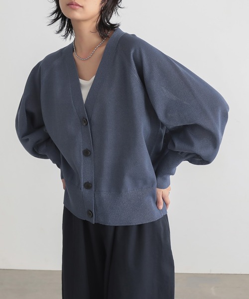 for/c（フォーシー）の「[新色追加]Vネックシアーカーディガン【サスティナブル】（カーディガン/ボレロ・レディース・ホワイト/ライトブルー/オレンジ/ブラック/チャコールグレー/ネイビー/イエロー/ピンク・LL/L/M）」の11枚目の写真