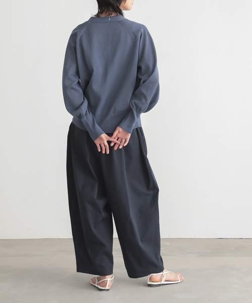 for/c（フォーシー）の「[新色追加]Vネックシアーカーディガン【サスティナブル】（カーディガン/ボレロ・レディース・ホワイト/ライトブルー/オレンジ/ブラック/チャコールグレー/ネイビー/イエロー/ピンク・LL/L/M）」の16枚目の写真