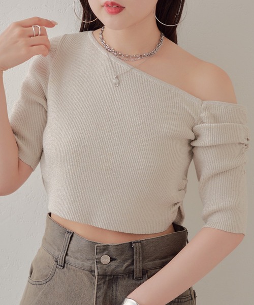 Chico(チコ)の「5分袖ワンショルラメニット(ニット/セーター・レディース・ホワイト/ブラック/ライトベージュ/ブルー・FREE)」の3枚目の写真