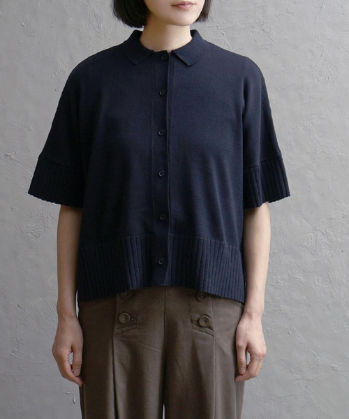apartment department(アパートメントデパートメント)の「ドロップショルダー ニットシャツ(ポロシャツ・レディース・アイボリー/チャコール/ネイビー/ブラウン・M)」の17枚目の写真