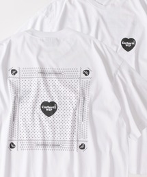 Carhartt WIP（カーハートダブリューアイピー）の「【Carhartt/カーハート】ワンポイントハートロゴ＆バックBIGバンダナプリント デザイン 半袖Tシャツ/HEART BANDANA T-SHIRT（Tシャツ/カットソー・メンズ）」