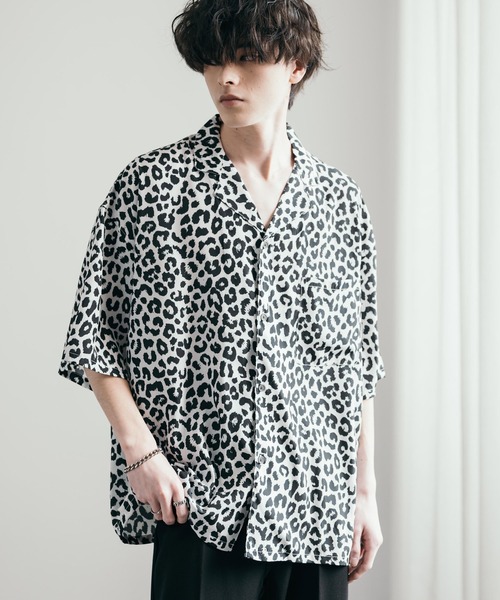 Rocky Monroe(ロッキーモンロー)の「ビッグシルエット総柄オープンカラーアロハシャツ(シャツ/ブラウス・メンズ・ネイビー/ブラック系/ホワイト系4/ダークブラウン/ホワイト系3/ホワイト系5/ホワイト系/ホワイト系1/ホワイト系2/ブルーグリーン/ブラウン/ホワイト/ブラック系1/ホワイト系6/レオパード/ベージュ/ターコイズブルー・M/L/XL)」の7枚目の写真